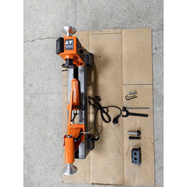 Токарный станок по дереву GTM MCW12/2 с вариатором и цифровым дисплеем